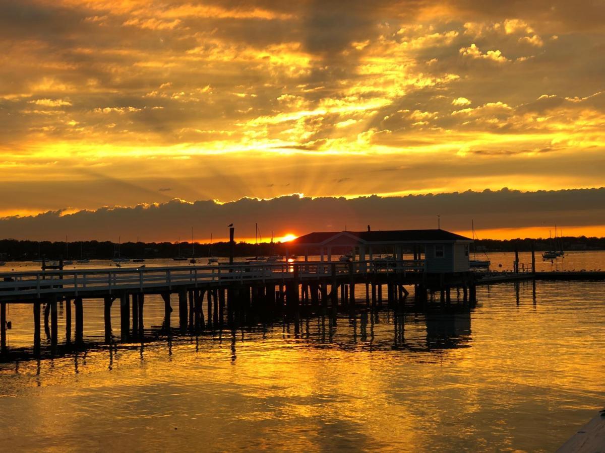 Fathoms Hotel & Marina Port Washington Екстер'єр фото