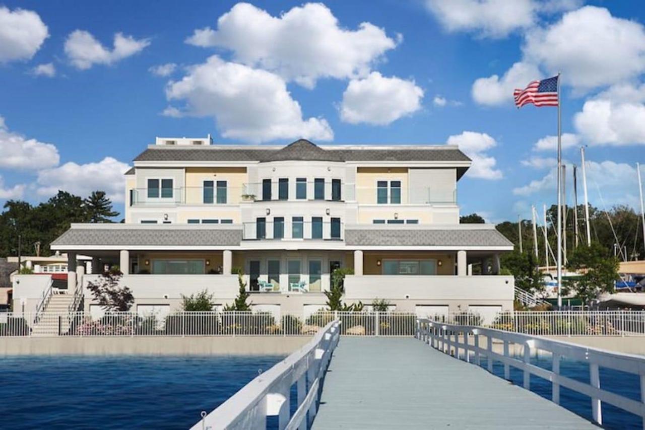 Fathoms Hotel & Marina Port Washington Екстер'єр фото